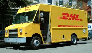 DHL kamion za prevoz pošiljki